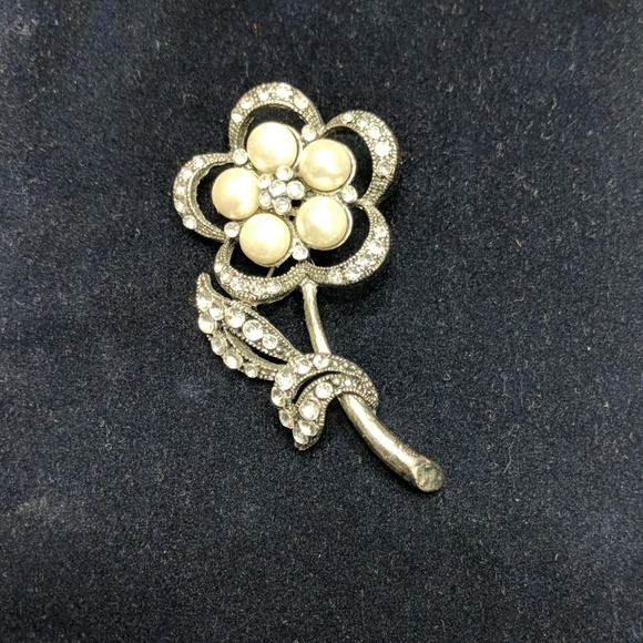 Vintage Brooch silvertone with CZ and pearls - Picture 2 of 4
